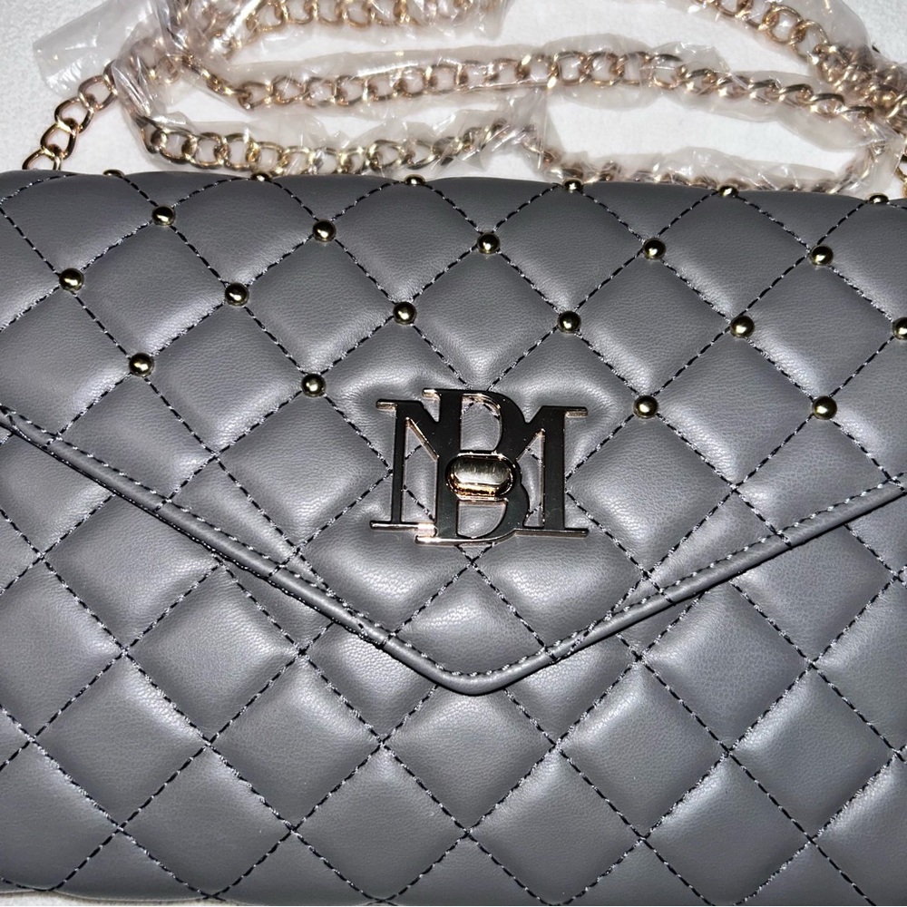 Badgley Mischka Gray Diamond Quilted Chain crossbody Bag - Picture 5 of 7